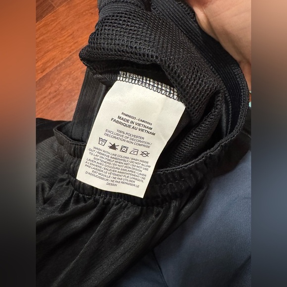 Nike Men's Black Performance Shorts - Picture 3 of 3